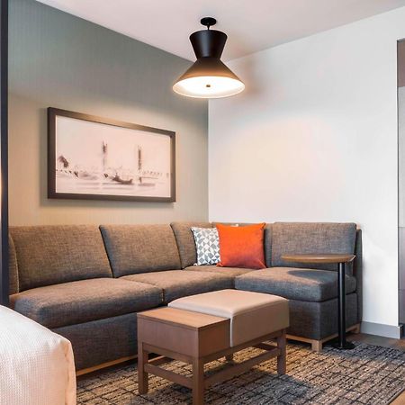 Hyatt Place Sacramento International Airport Exterior photo