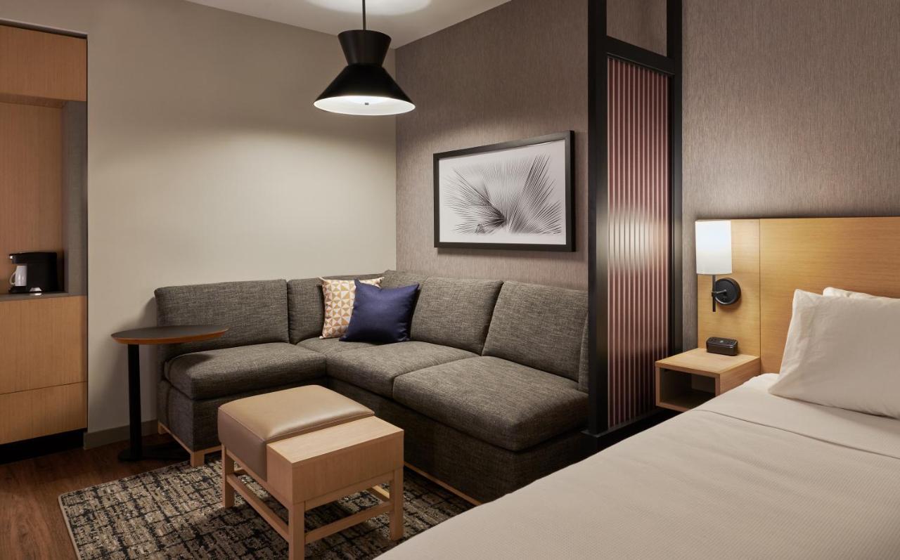Hyatt Place Sacramento International Airport Exterior photo